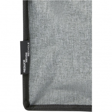 Logotrade Geschäftsgeschenke das Foto: Reclaim GRS rPET Kühltasche für 4 Dosen 5L