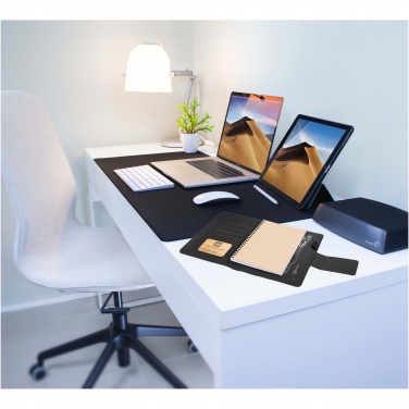 Logotrade Werbeartikel das Foto: SCX.design O16 A5 Notizbuch mit Powerbank und Leuchtlogo