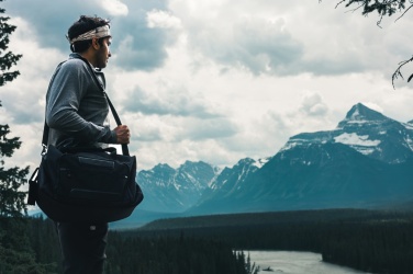 Logotrade Werbeartikel das Foto: Swiss Peak AWARE™ RPET Voyager Wochenendtasche