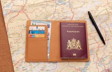 Logotrade Firmengeschenke das Foto: Kork RFID Passport-Cover