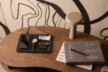 Logotrade Werbeartikel das Foto: VINGA Timo RCS Desk-Charger und Ablage