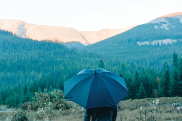 Logotrade promotional gift image of: Swiss Peak Aware™ Ultra-light manual 25” Alu umbrella