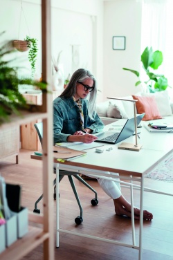 Logo trade promotional items image of: Desktop light and charger 10W