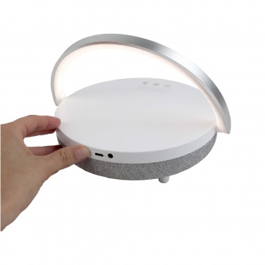 Logotrade reklaamkingituse foto: Prixtoni 4-in-1 10 W Bluetooth® kõlar LED-tule ja juhtmevaba laadimisalusega
