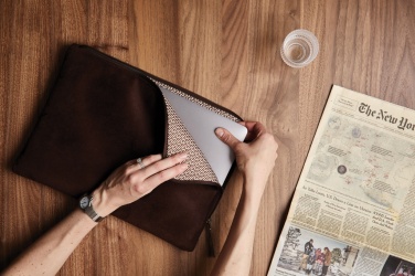 Logotrade ärikingituse foto: VINGA Huntoni sülearvuti ümbris