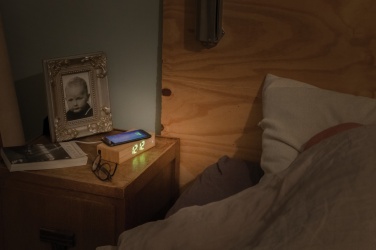 Logo trade ärikingituse pilt: Bambusest äratuskell 5W juhtmevaba laadijaga