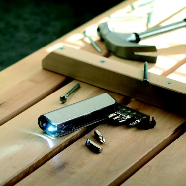 Logotrade reklaamkingid pilt: Multitööriistade hoidik ja LED taskulamp