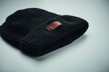 Logotrade meened pilt: Talvekomplekt taaskasutatud materjalist, kindad, müts ja sall