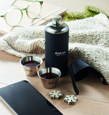 Logo trade reklaamtoote pilt: Plasku koos topsidega COCOON