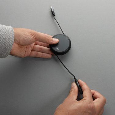 Logotrade meene foto: Terra RCS alumiiniumist sissetõmmatav 240W 2-in-1 kaabel