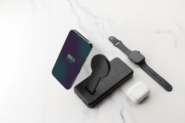 Logotrade liikelahjat mainoslahjat tuotekuva: Fenwick 10000mAh 3-in-1 virtapankki RCS muovista