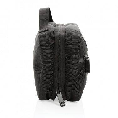 Logotrade mainoslahja ja liikelahja kuva: Swiss Peak AWARE™ RPET Voyager toilettilaukku