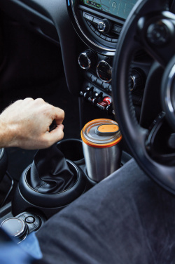 Logo trade mainoslahjat ja liikelahjat kuva: Black+Blum eristetty juomapullo matkalle 600ml