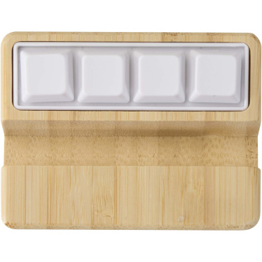 Logo trade liikelahja kuva: Algol kierrätetystä muovista valmistettu puhelinjalusta ja hypistelylelu bambuyksityiskohdilla