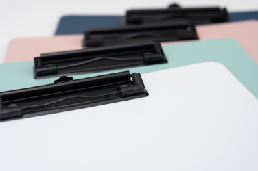 Logotrade korporatīvās dāvanas foto: Rakstāmpapīrs ar klipsi