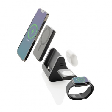 Лого трейд бизнес-подарки фото: Зарядное устройство Powerbase RCS из переработанного пластика 3 в 1 с внешним аккумулятором