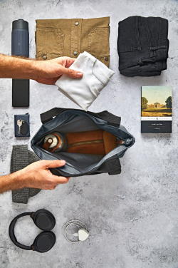 Логотрейд pекламные продукты картинка: Черная термосумка-тоут/холодильник Blum 16 л