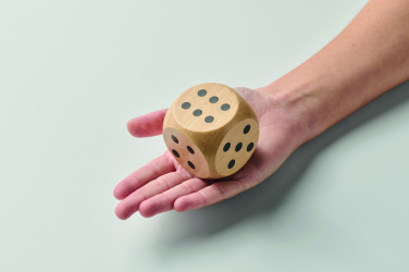 Логотрейд pекламные продукты картинка: Schima wooden dice 5cm dia