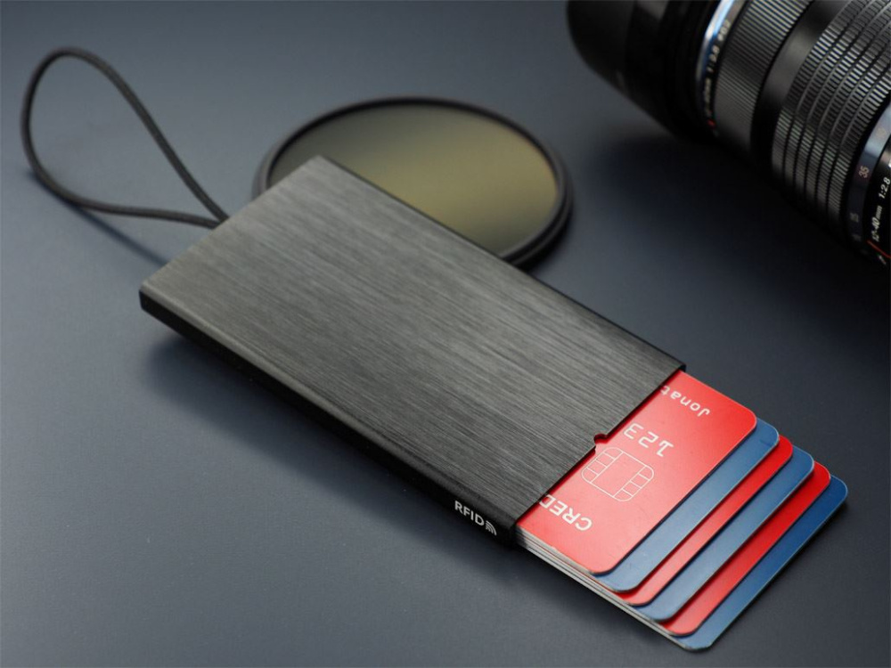 Logotrade profilprodukter bild: RFID-kredit- och visitkortshållare 126615500