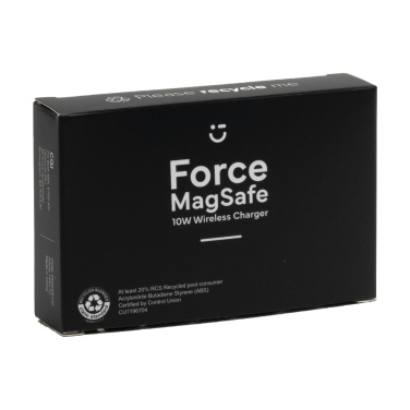 Logotrade reklamprodukter bild: Force MagSafe 10W återvunnen trådlös laddare