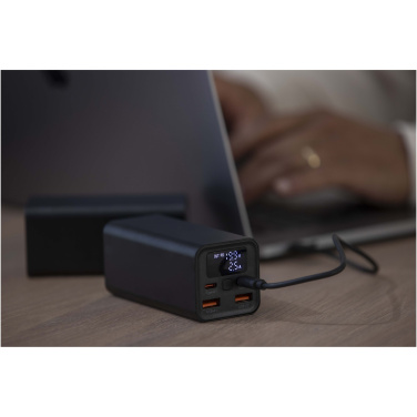 Logotrade profilprodukter bild: Acamar 20 000 mAh 70 W powerbank för bärbar dator av återvunnen aluminium